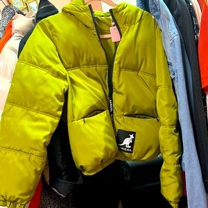 Medium size kangol coat . Color green